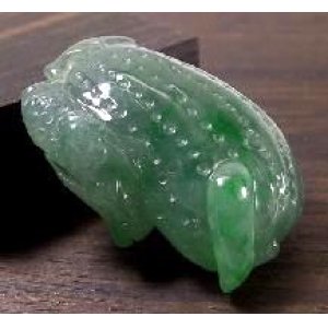 画像: 翡翠ペンダントトップ（落花生）