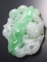 画像: 翡翠ペンダントトップ（蓮＆かに）